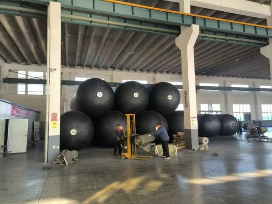 أجهزة إطارات بحرية من المطاط المضغوطة قابلة للتخصيص للسفن والمرافق الشاطئية