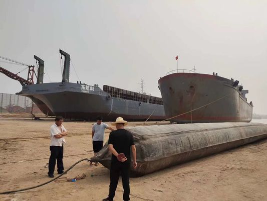 سفينة إنقاذ القوارب CCS تطلق وسادة هوائية من المطاط البحري